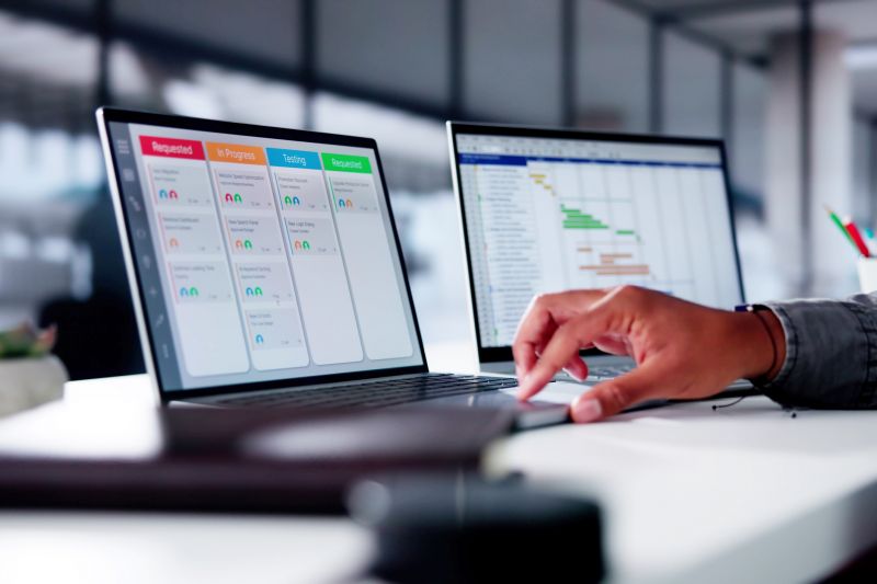 Keep your project on track financially, avoiding unnecessary costs and overrun